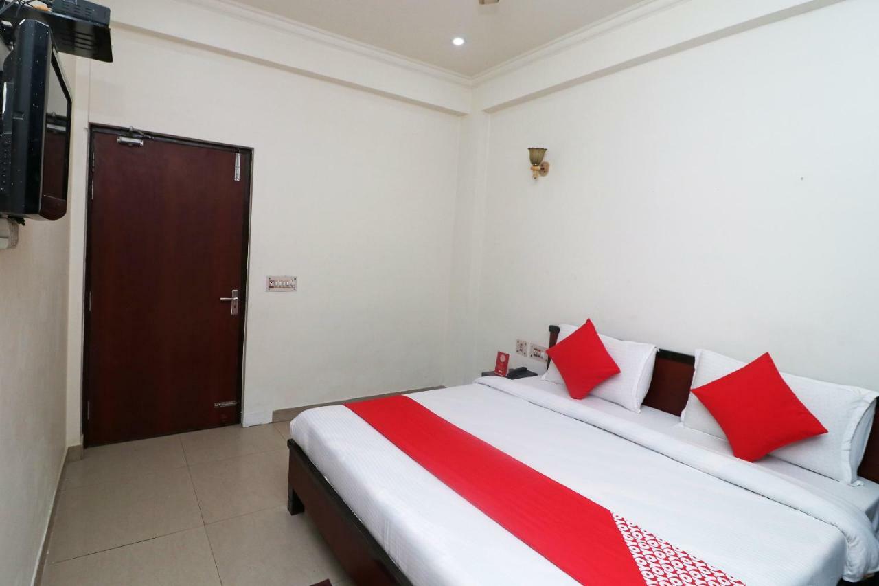 Hotel Gayatri Palace Agra  Bagian luar foto