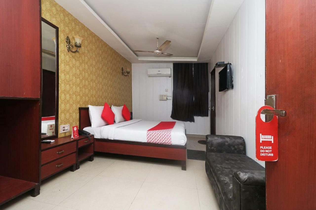 Hotel Gayatri Palace Agra  Bagian luar foto