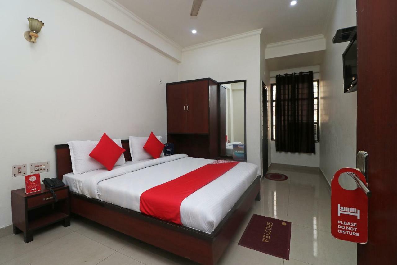 Hotel Gayatri Palace Agra  Bagian luar foto