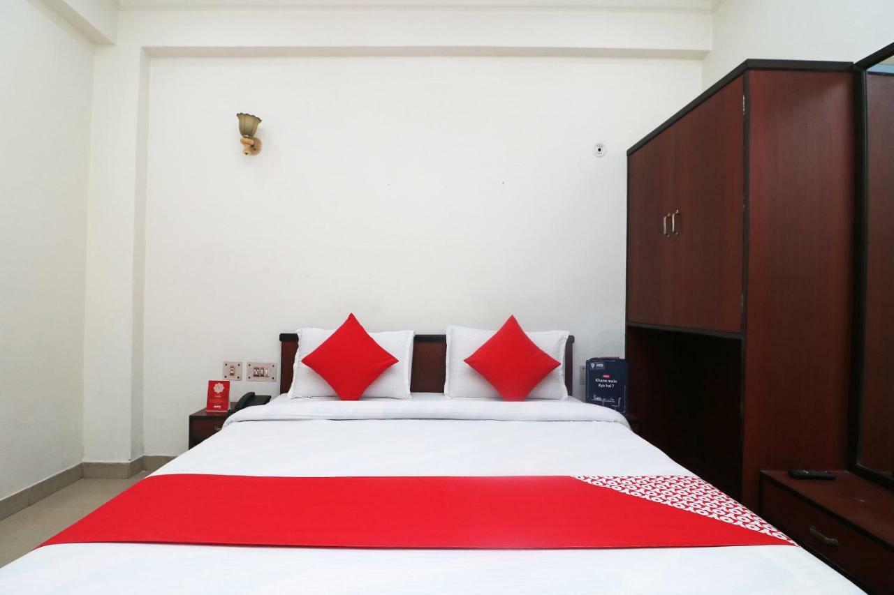 Hotel Gayatri Palace Agra  Bagian luar foto