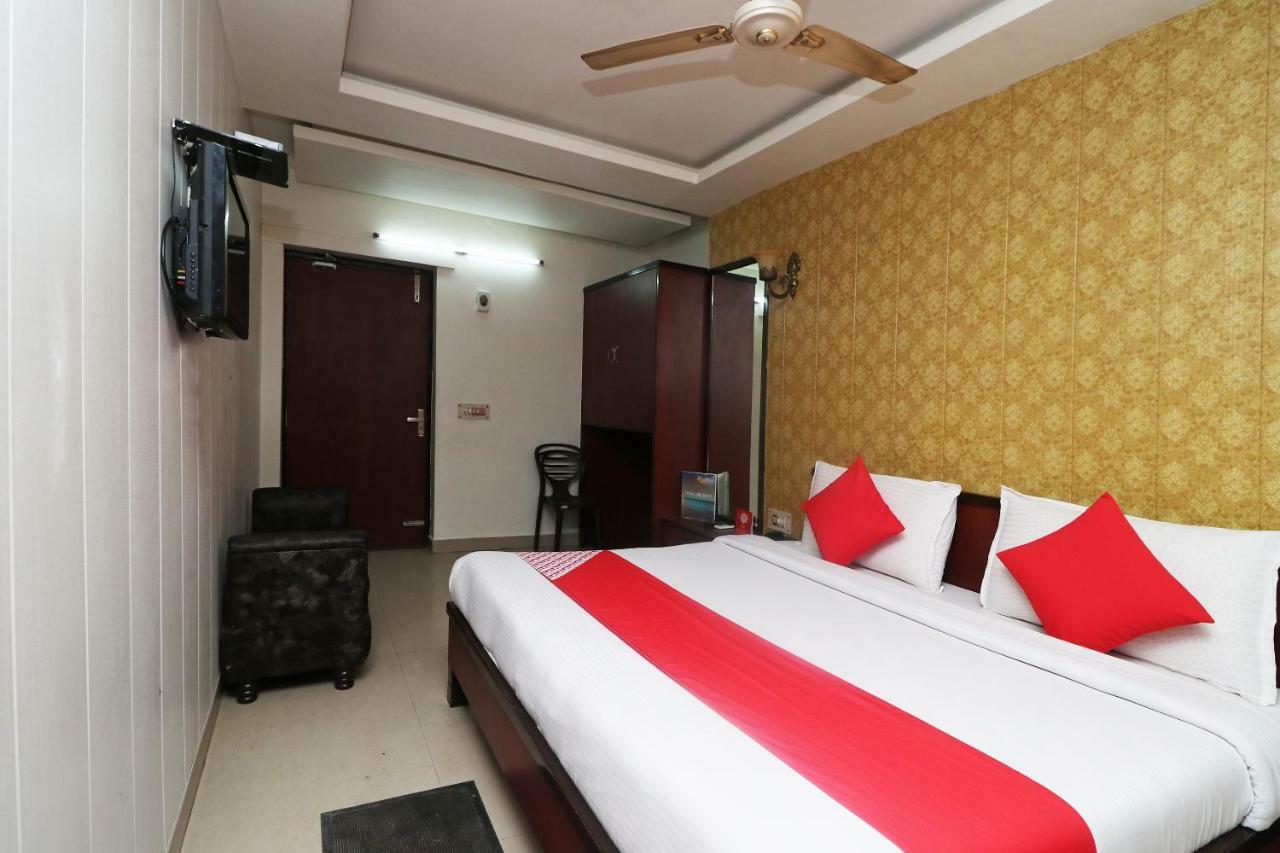 Hotel Gayatri Palace Agra  Bagian luar foto
